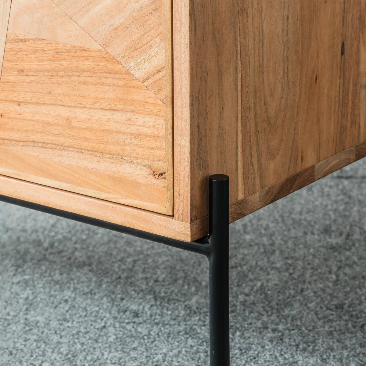 Ealooe 2 Door 3 Drawer Sideboard.