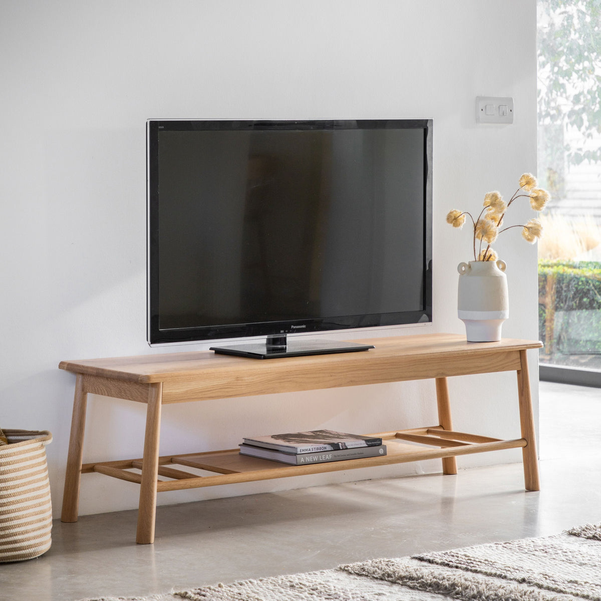 Highridge Media Unit - Oak.