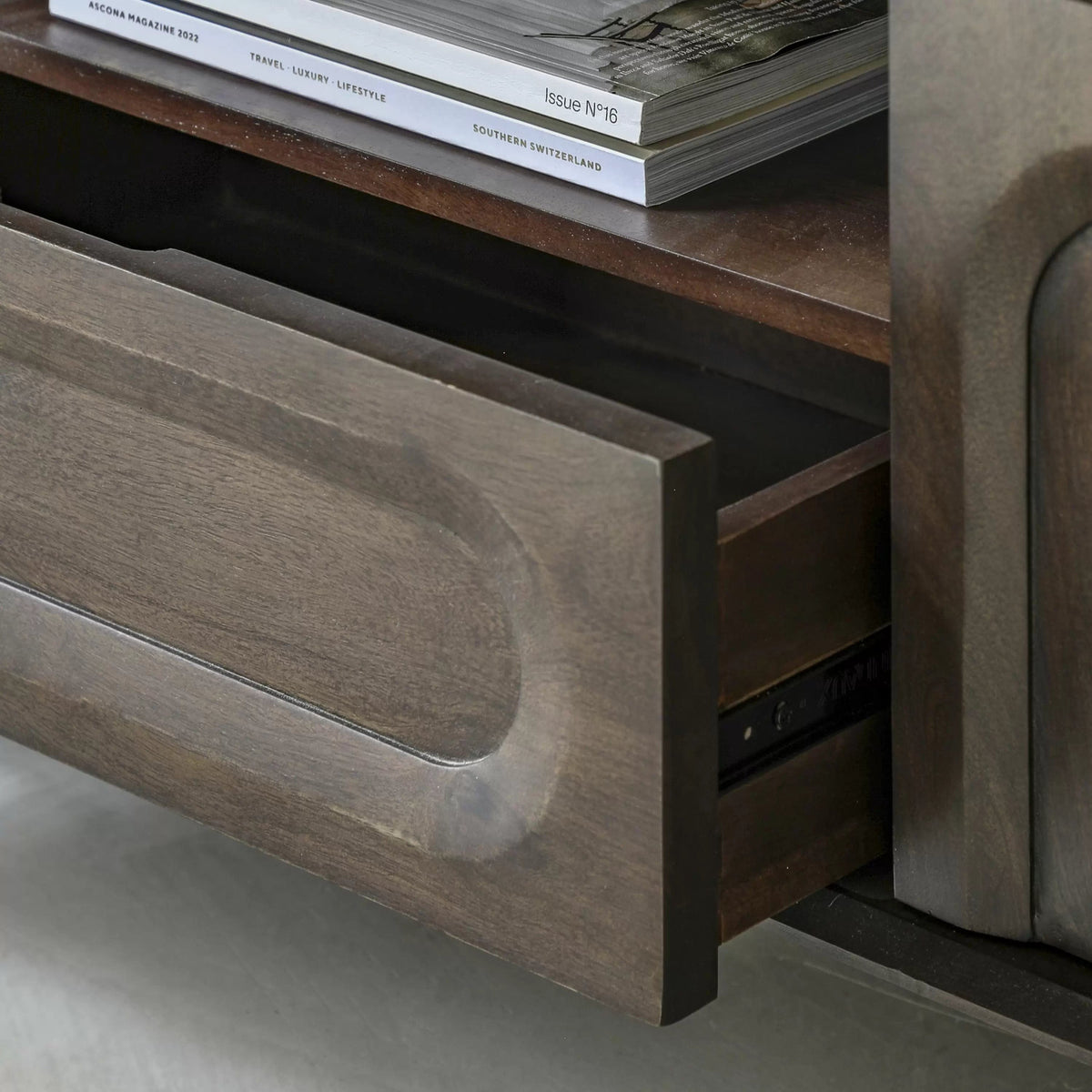 Kilton Media Unit 1400x400x450mm.