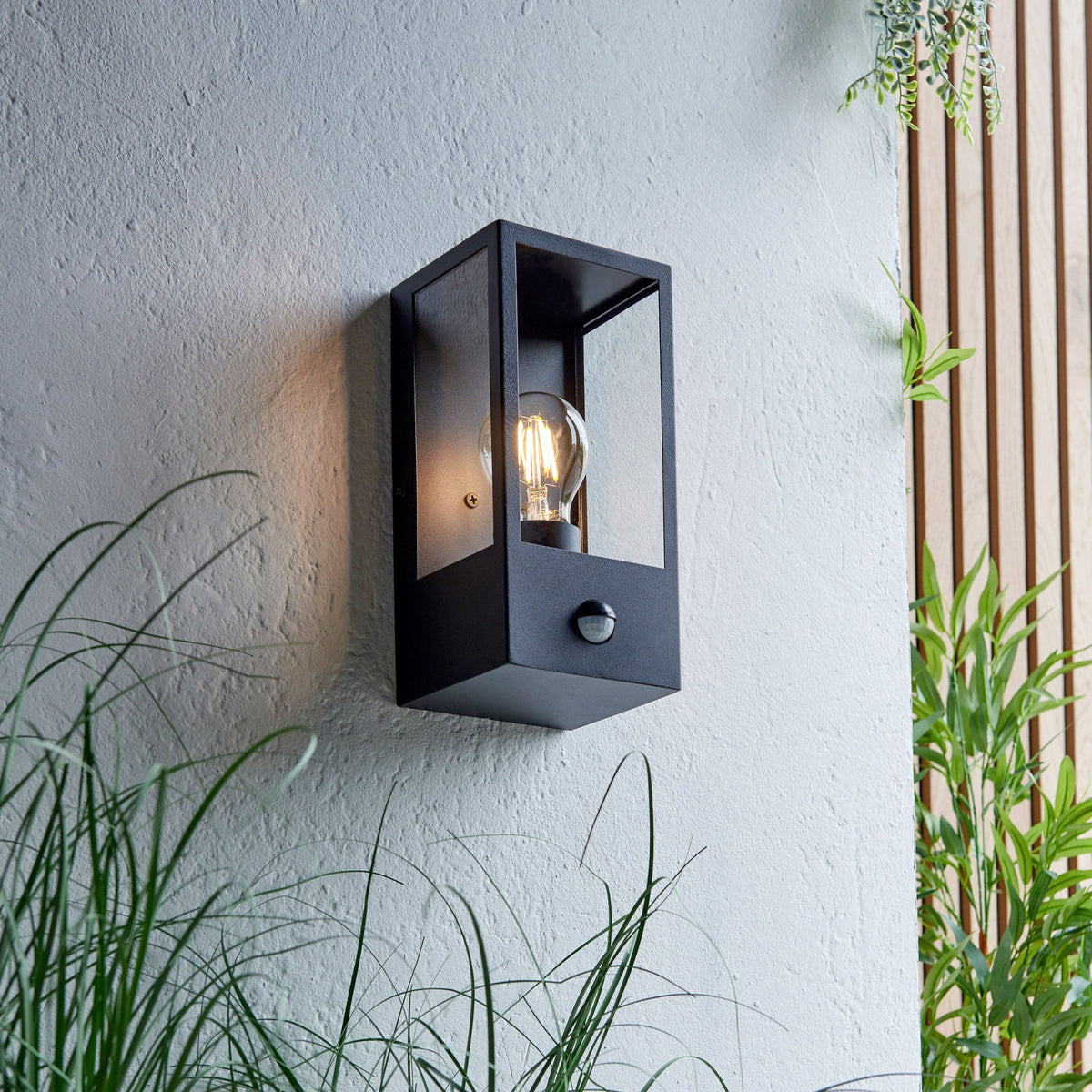 Edenbridge Outdoor Wall Light.