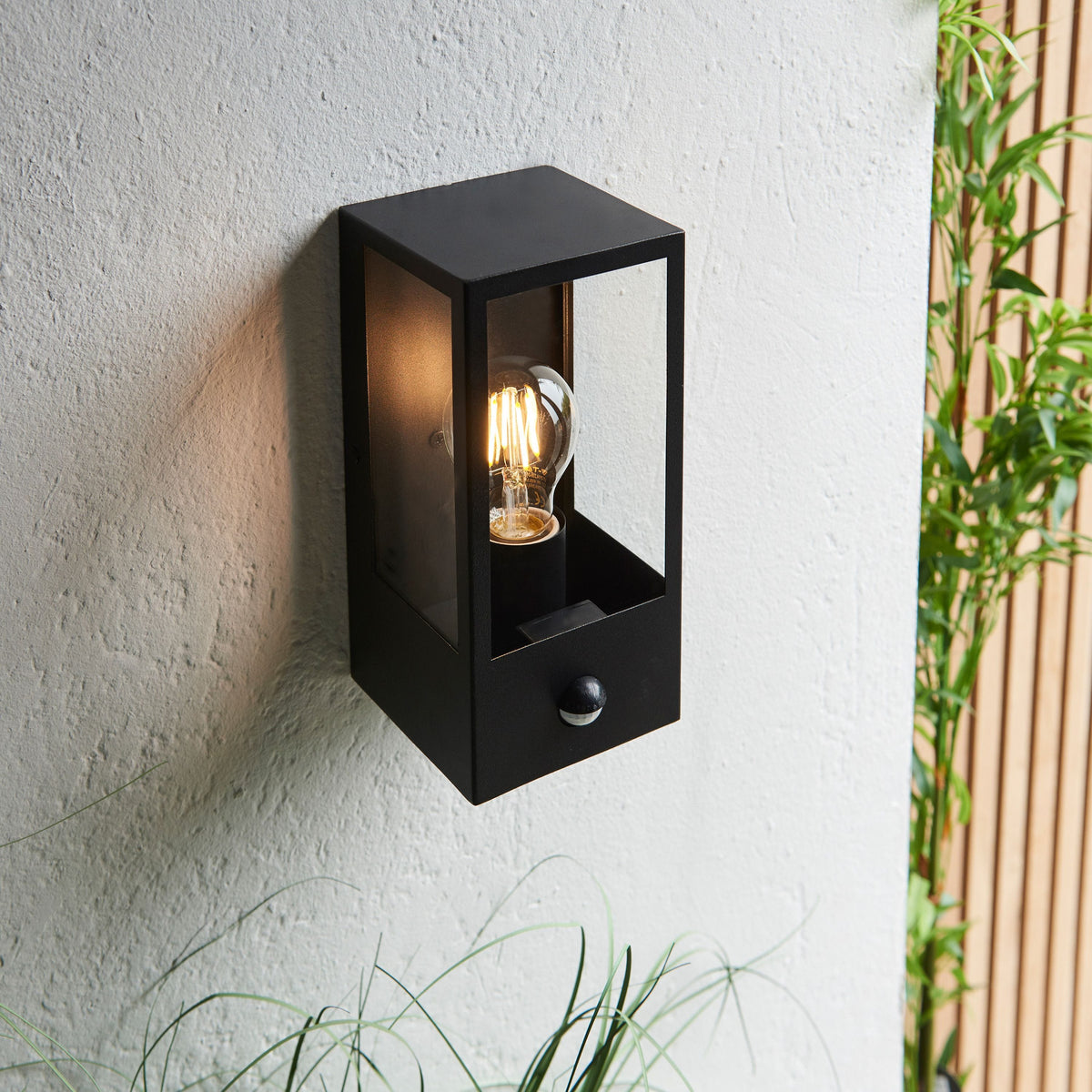Edenbridge Outdoor Wall Light.