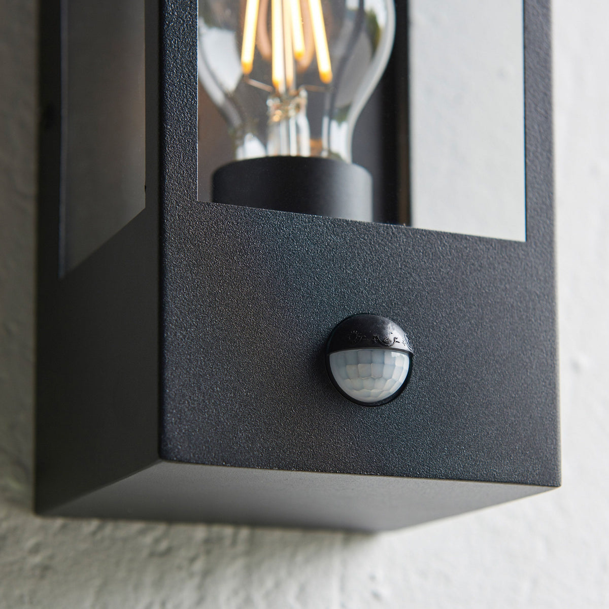 Edenbridge Outdoor Wall Light.