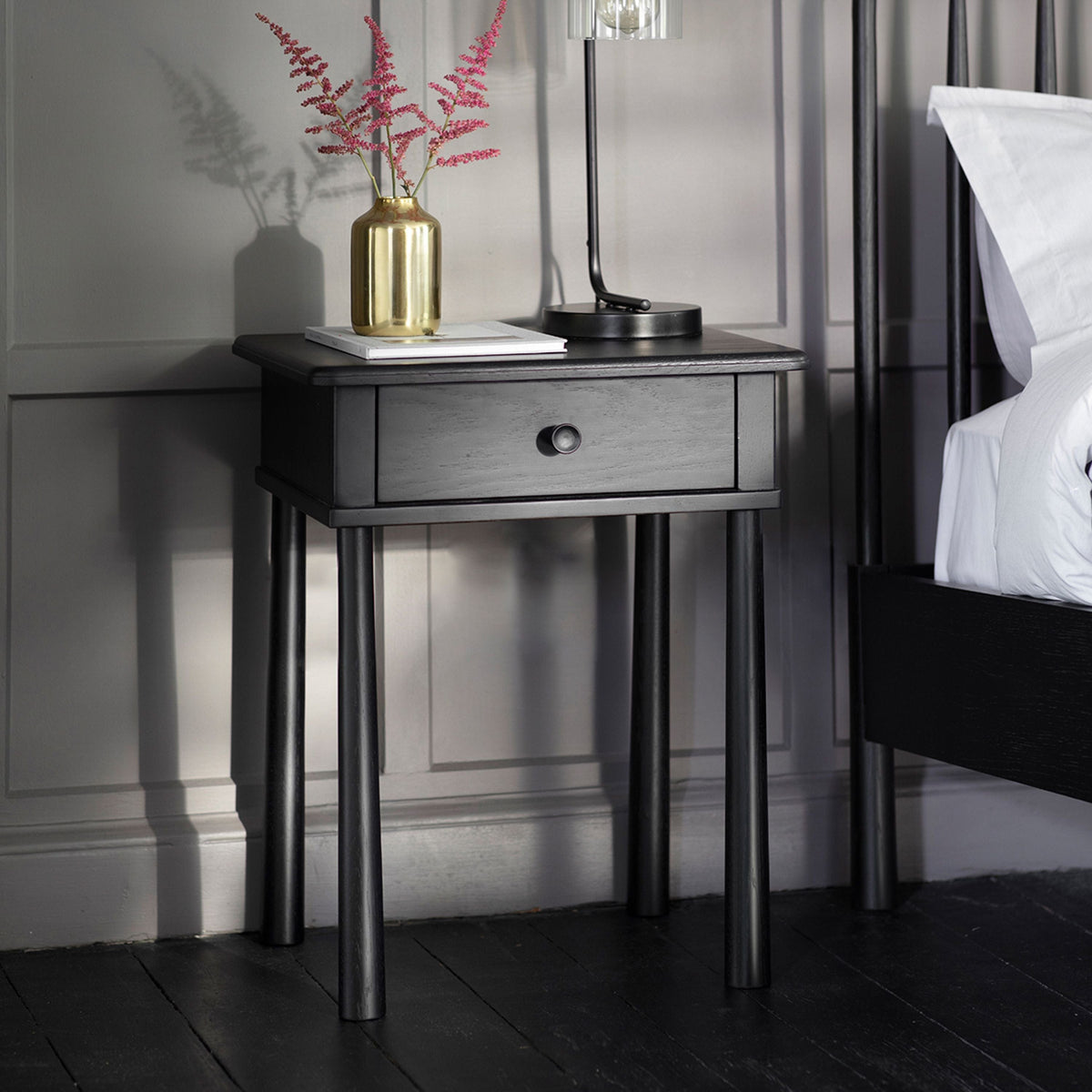 Holbeach 1 Drawer Bedside Black.