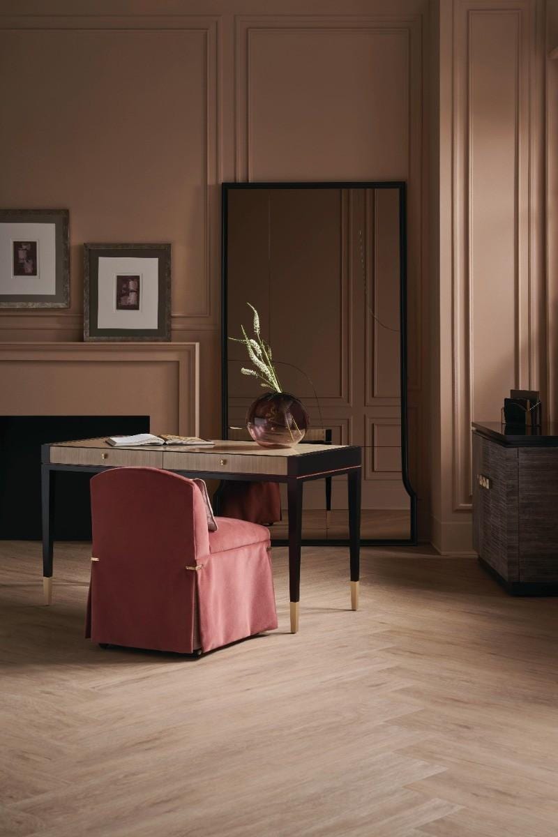 Caracole Nigiri Chest.