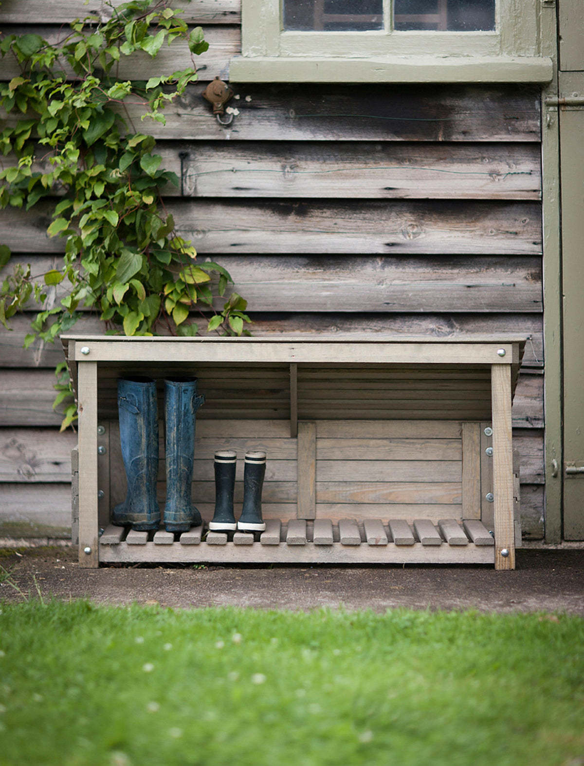 Aldsworth Welly Store.