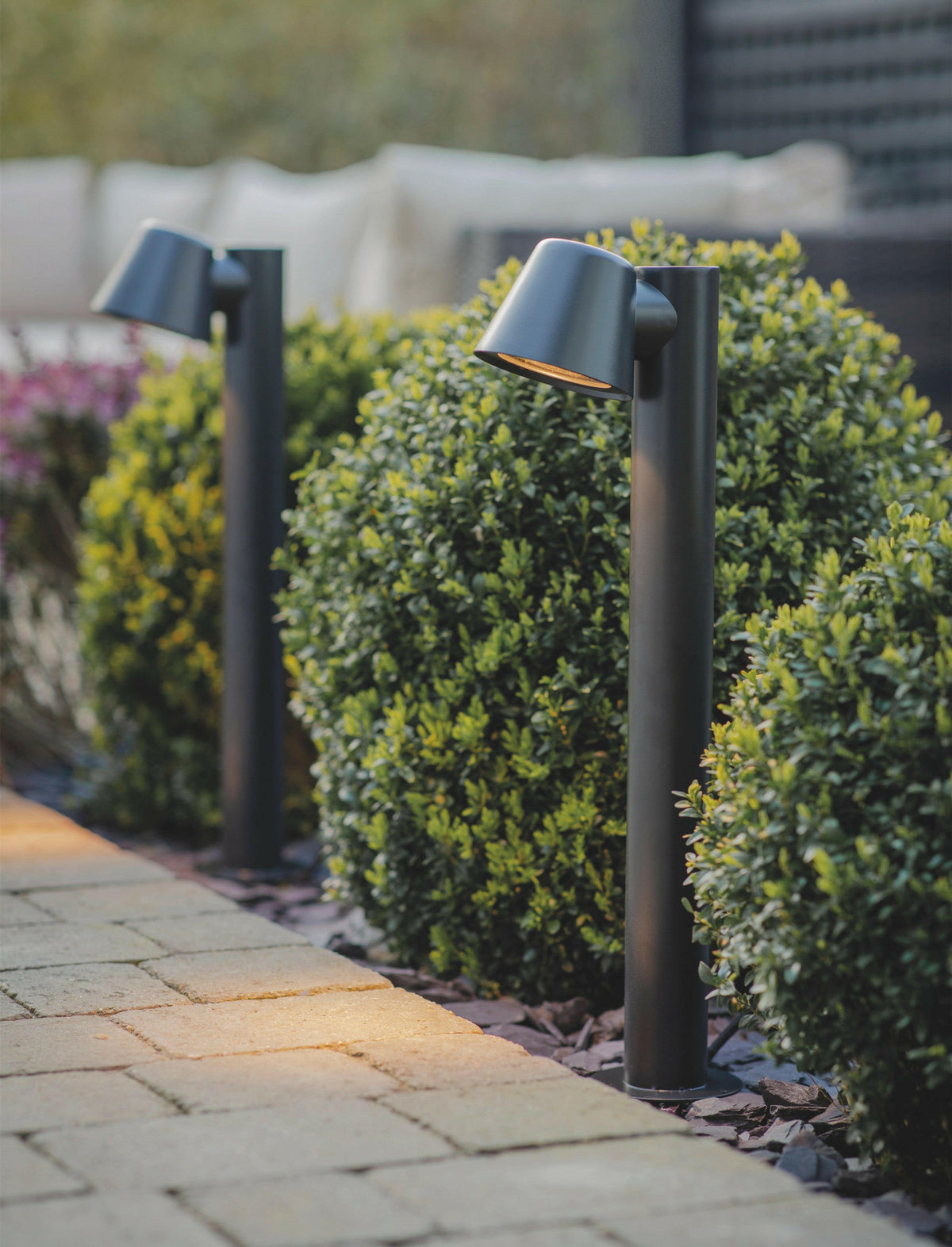 Regent Mast Path Light.