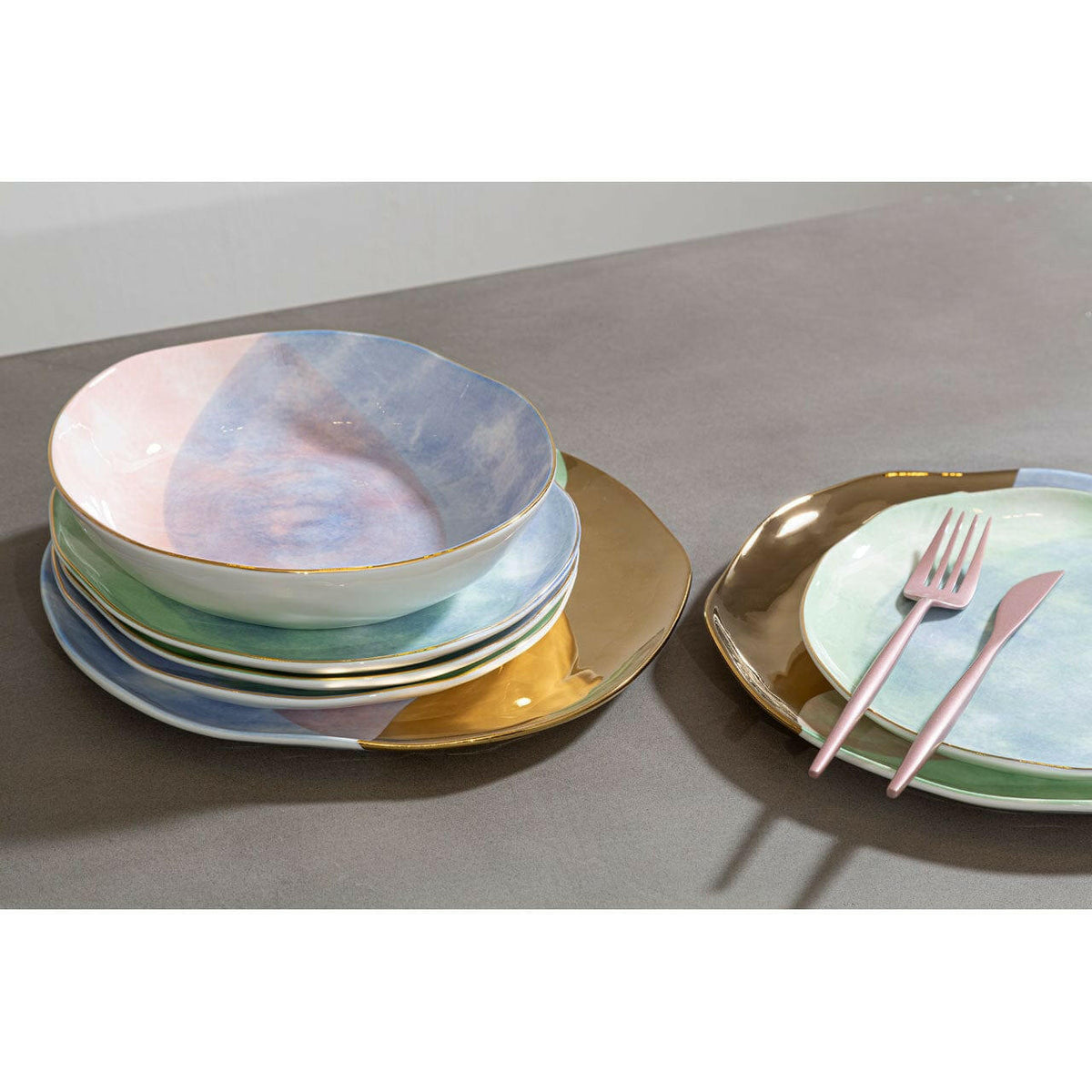 Avie 16 Pc Matte Pink Finish Cutlery Set.