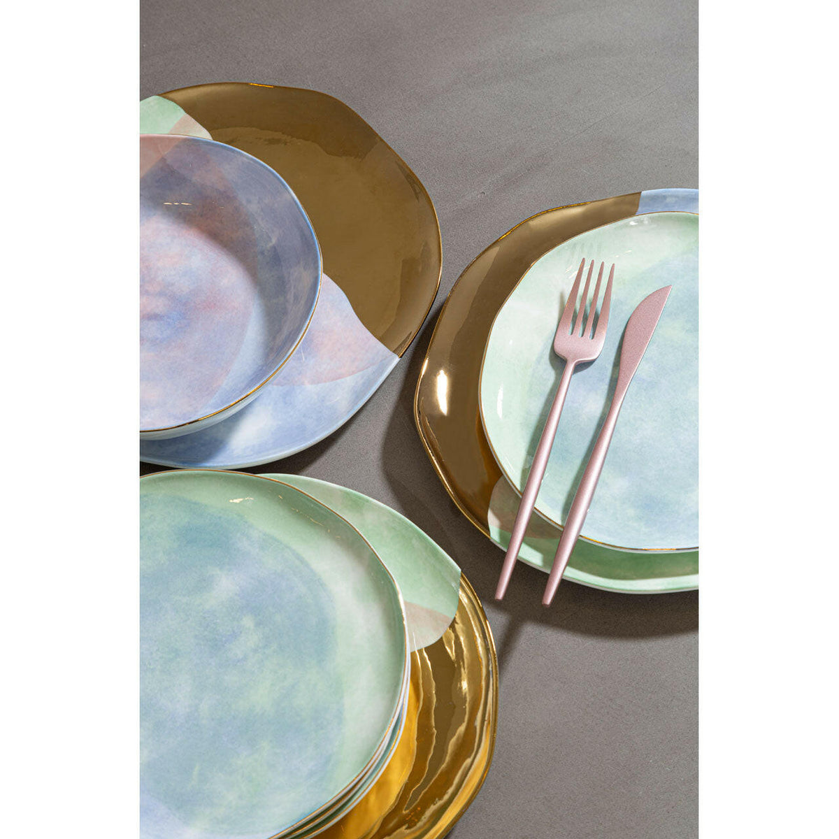 Avie 16 Pc Matte Pink Finish Cutlery Set.