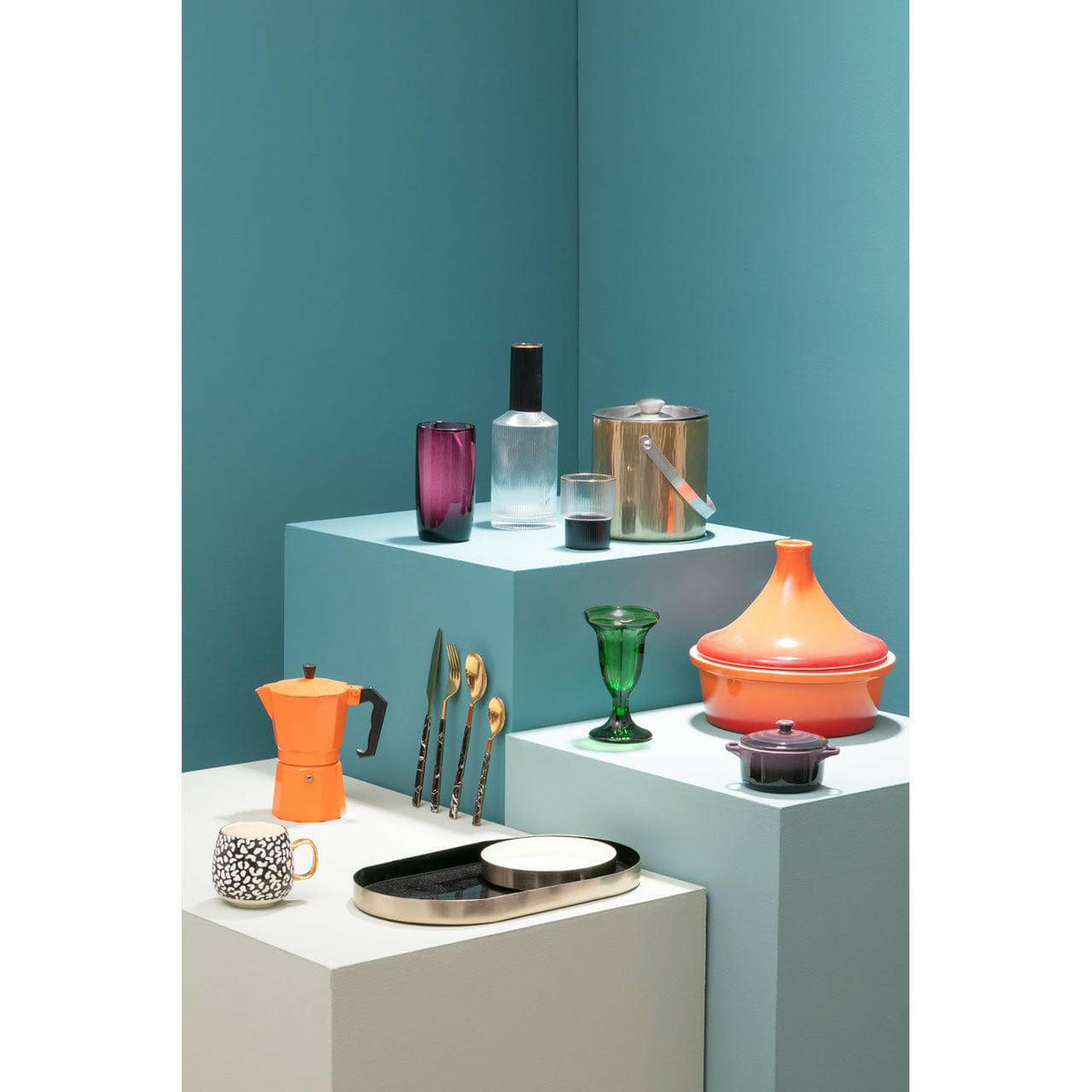 Avie 16Pc Black Faux Marble Cutlery Set.