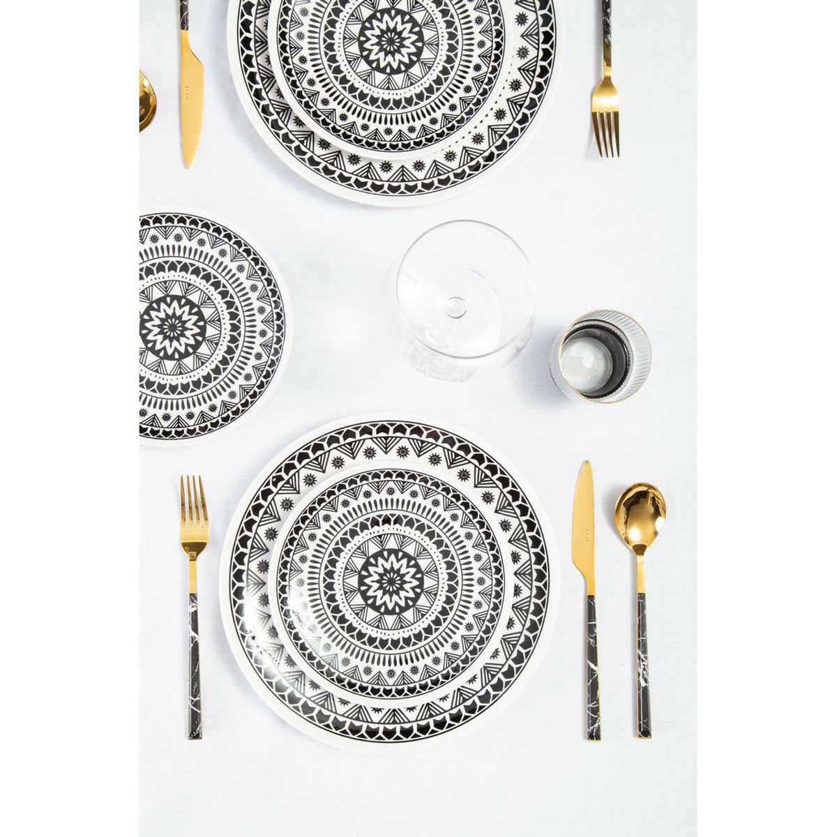 Avie 16Pc Black Faux Marble Cutlery Set.