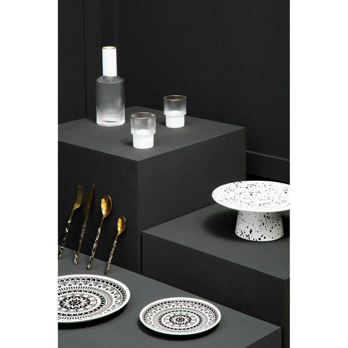 Avie 16Pc Black Faux Marble Cutlery Set.