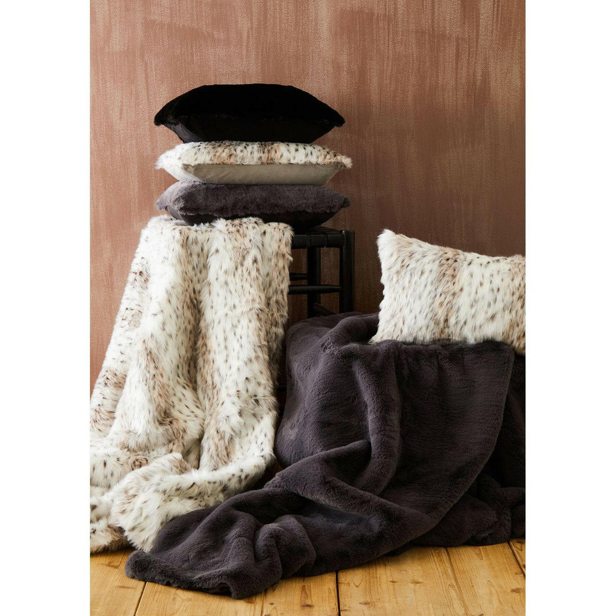 Bosie Lamina Grey Square Cushion.