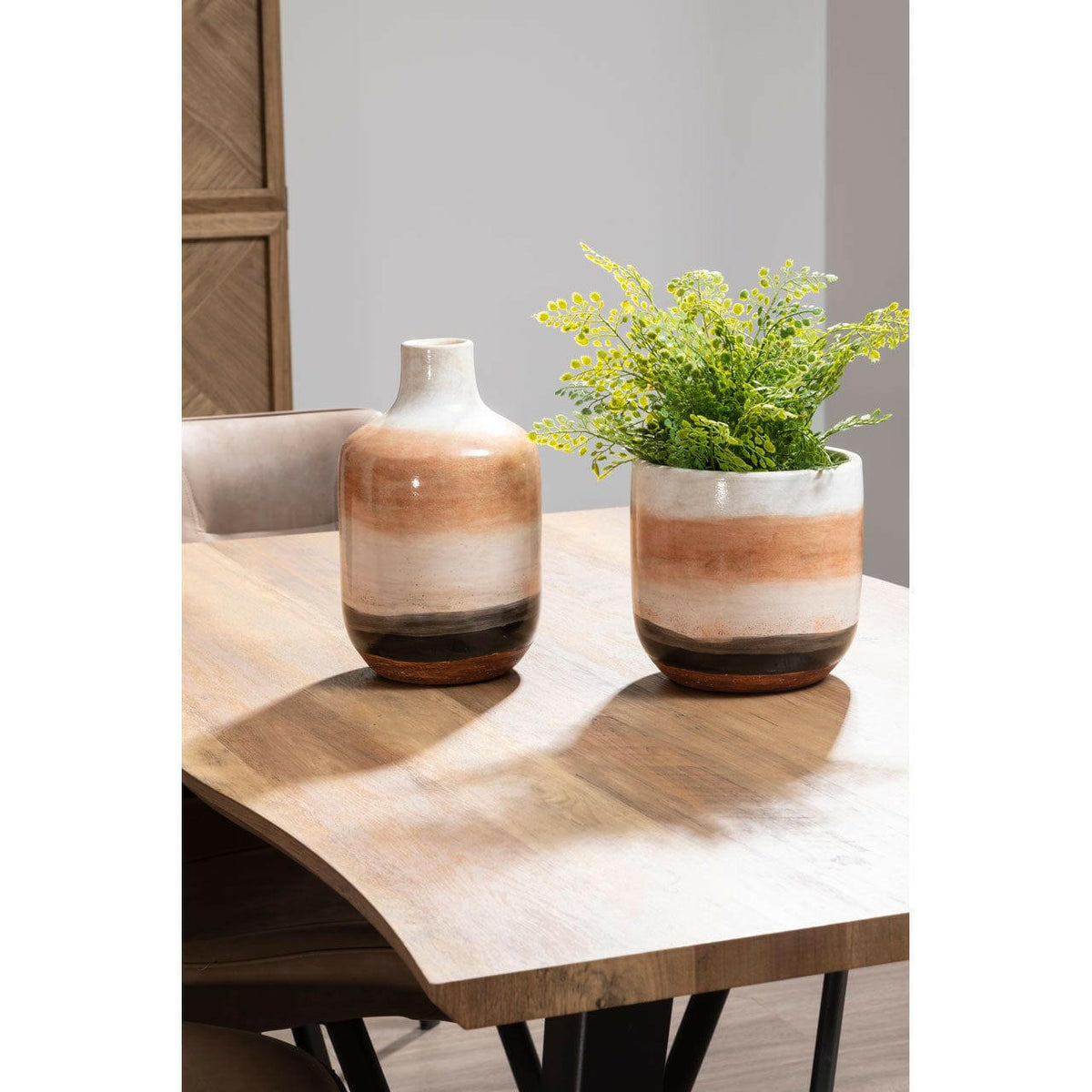 Tierra Earthenware Planter.