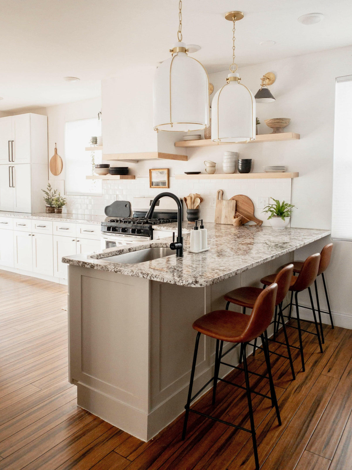 ELDRIDGE Oval Pendant  | OUTLET.