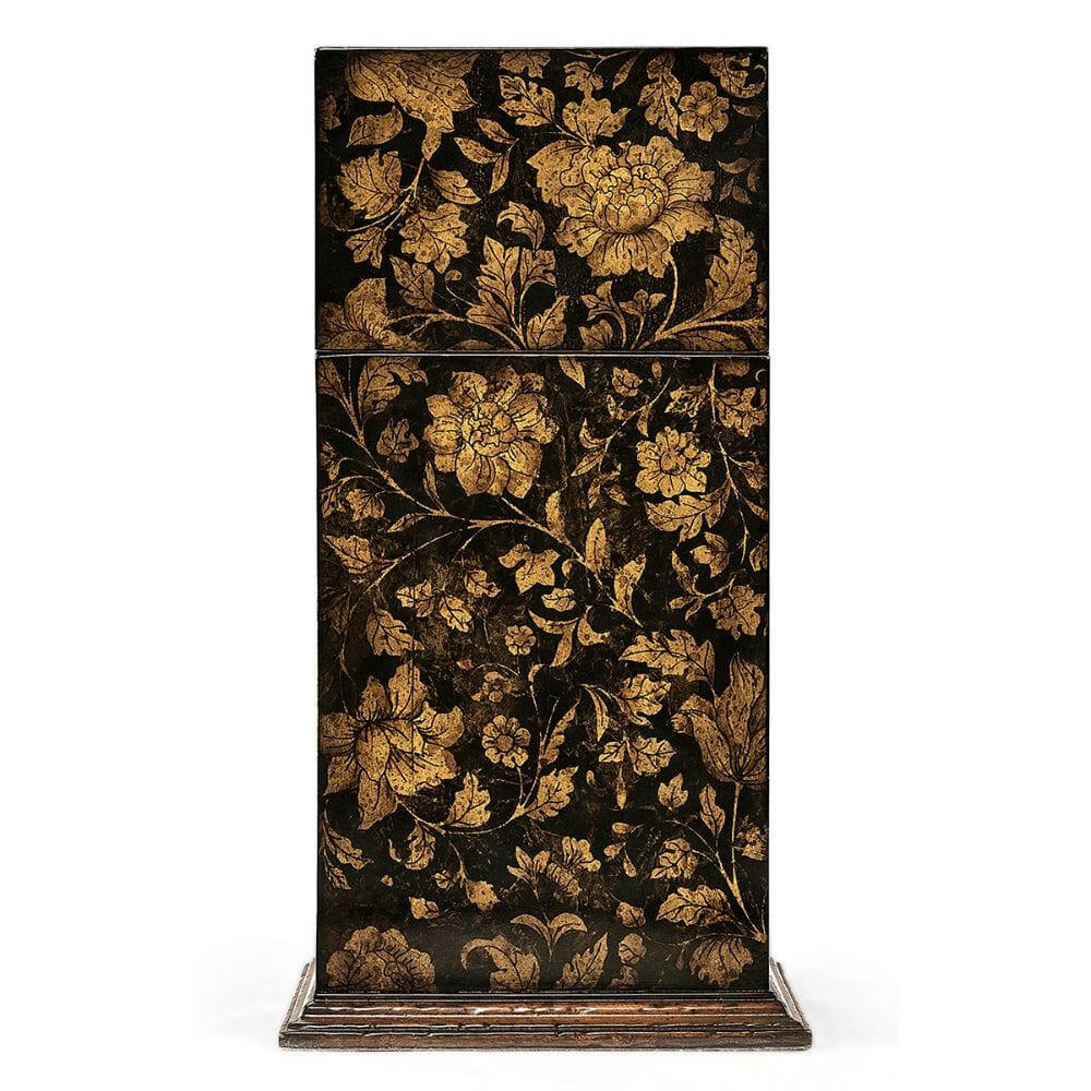 Jonathan Charles Decanter Regency with Case - Black.