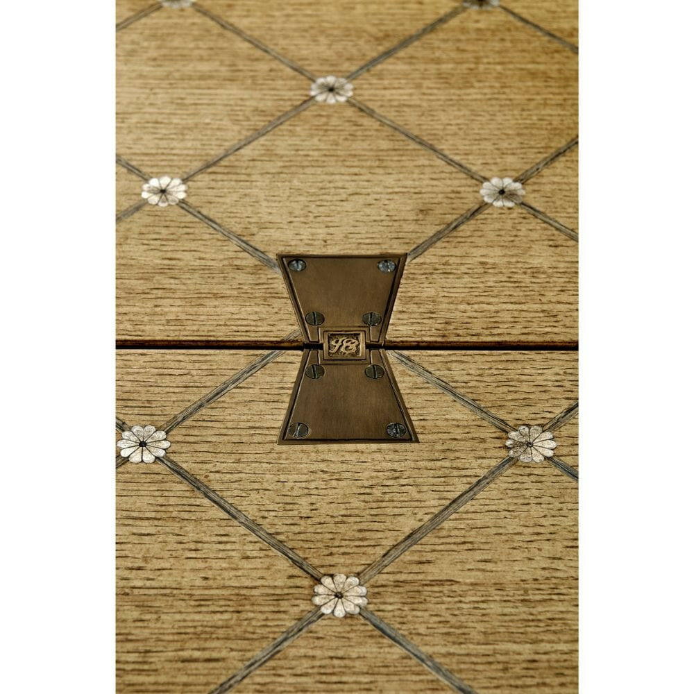 Jonathan Charles Fabien Extending Hunt Table.