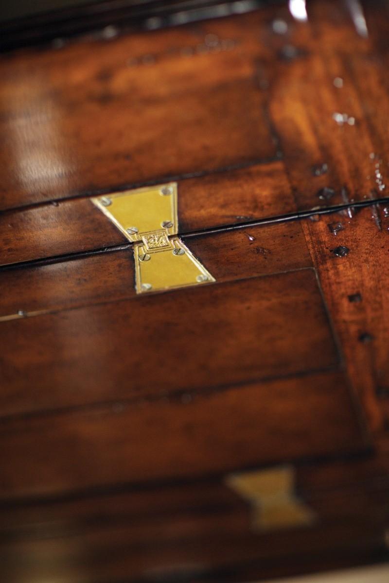 Jonathan Charles Small Hunt Table Cottage.