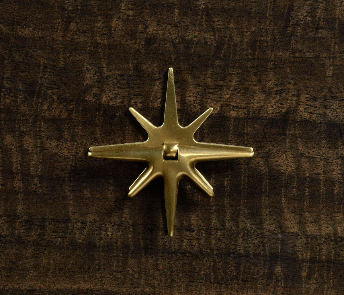 Jonathan Charles Chest of Drawers in Coffee Bean Eucalyptus.