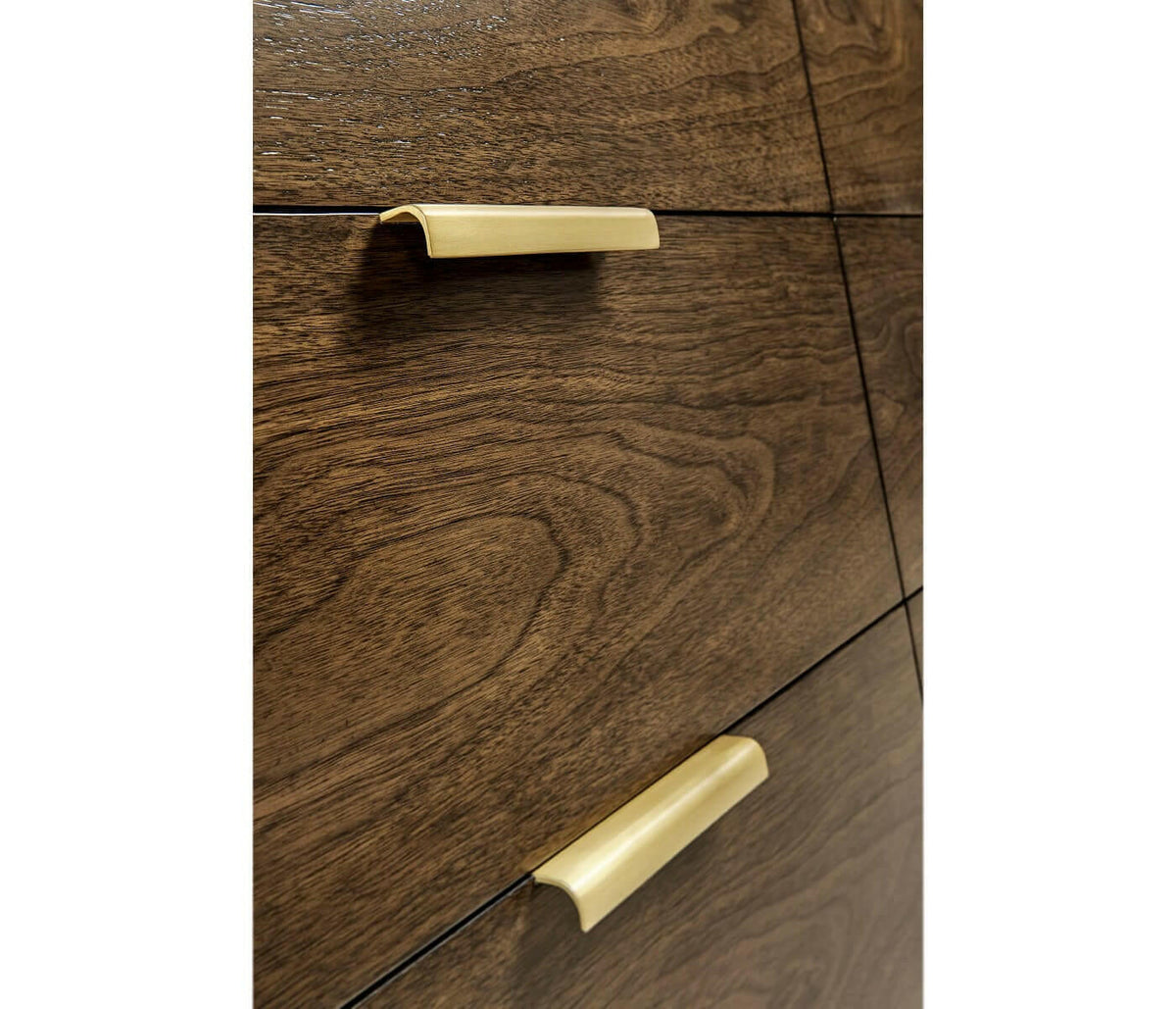 Jonathan Charles Mendip Dresser with 9 Drawers.